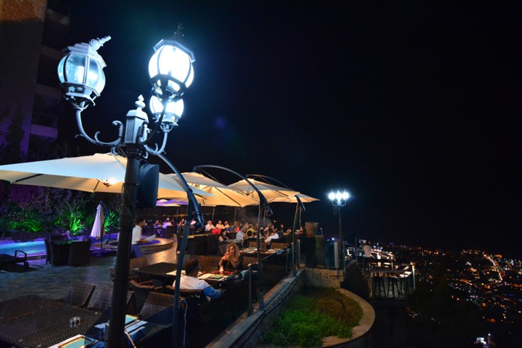 Bay Lodge Terrace on Saturday Night